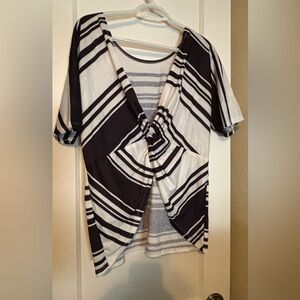 Black and white, open back!